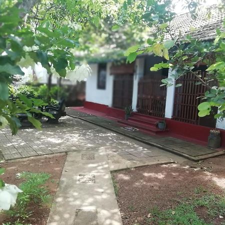 Ami place Hikkaduwa Exterior foto